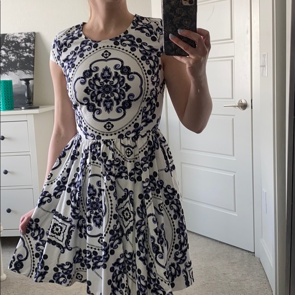 Spring dress - Picture 4 of 4